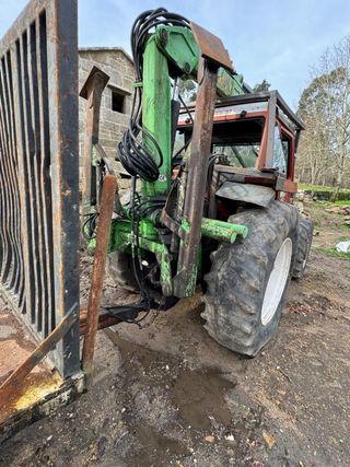 Tractor Fiat 130 90 con grúa homologada