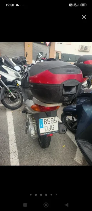 Moto Scooter Plata Automática 125 deelim tiene