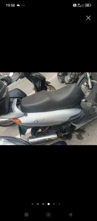 Moto Scooter Plata Automática 125 deelim tiene