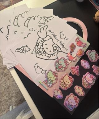 Hello Kitty Sanrio Set Fogli da Colorare e Adesivi