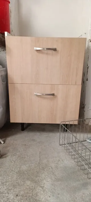 Mueble cajonera de madera y metal