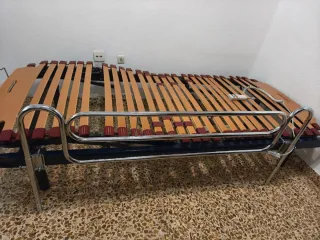 Cama articulada 90 con barandilla de seguridad