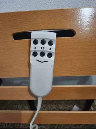 Cama articulada 90 con barandilla de seguridad