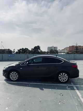 Opel Astra Sedan