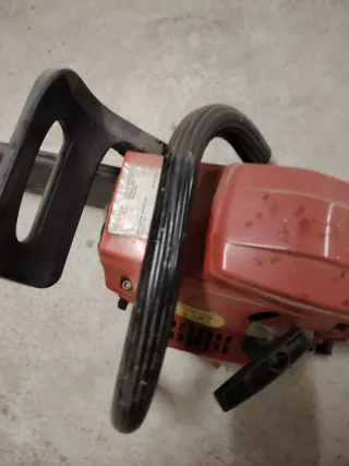 Motosierra gasolina roja