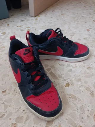 Botines Nike Negro y Rojo