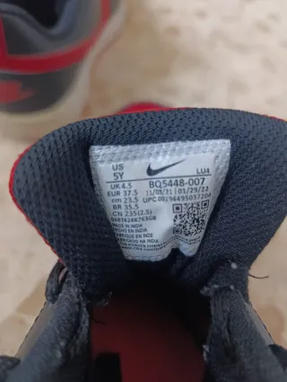 Botines Nike Negro y Rojo