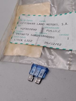 YQF000090 Fusible azul Range Rover L322