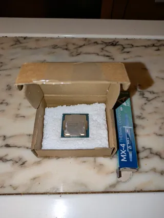 Sapphire RX580 4GB + Intel Core i3 8100 3.6GHz