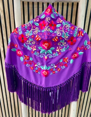 Mantoncillo Flamenco Bordado Morado