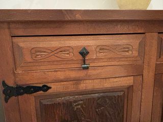 Mueble colonial madera tallada