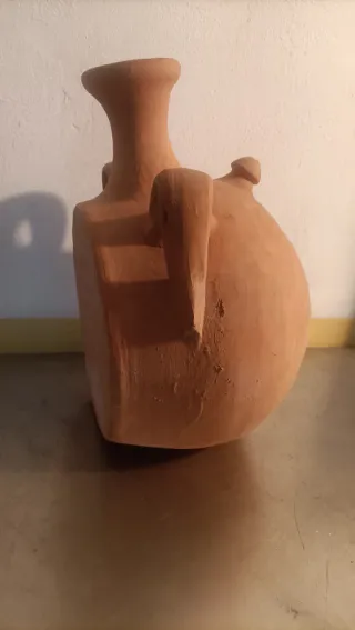 Botijo de terracota con asas