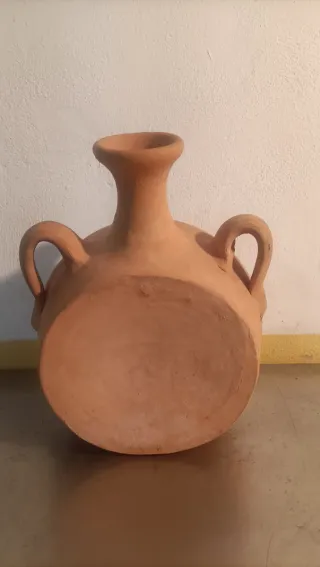 Botijo de terracota con asas