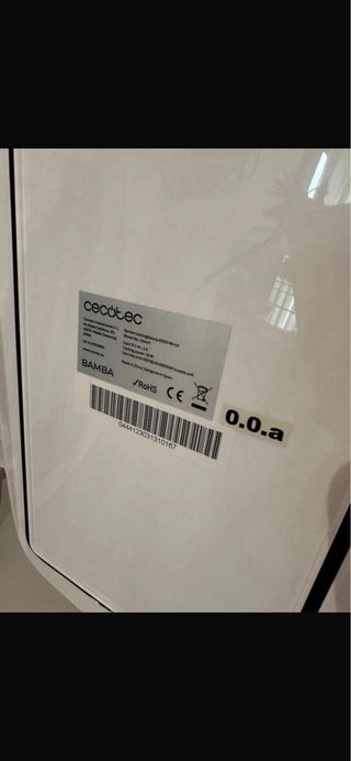 Nevera cosméticos Cecotec rosa y blanco