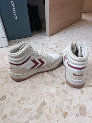 Botas Hummel Beige y Blancas Talla 38