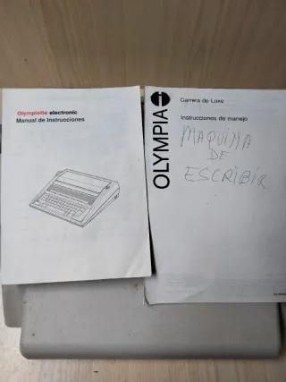 Máquina de escribir Olympia Carrera de Luxe