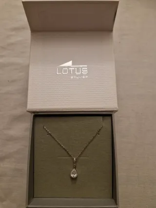 Collar Elegante Lotus Silver Nuevo