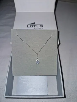 Collar Elegante Lotus Silver Nuevo