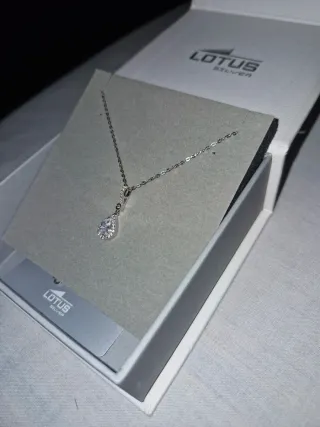 Collar Elegante Lotus Silver Nuevo
