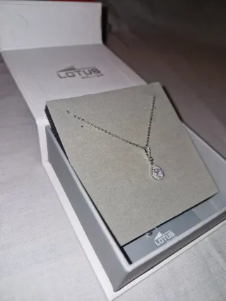 Collar Elegante Lotus Silver Nuevo