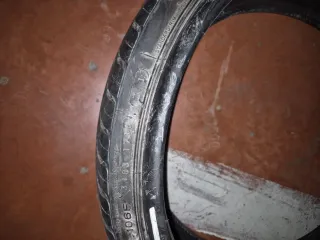 Neumático Solo una unidad 215/35/19