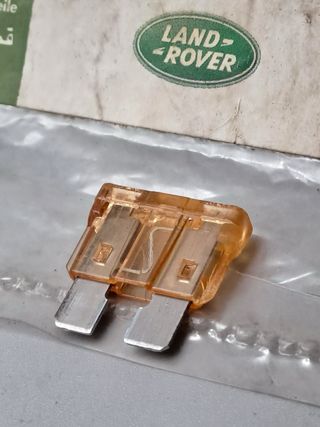 YQF000060 2 x Fusible Range Rover L322
