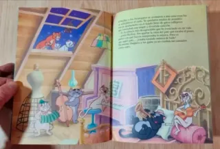 Clásico cuento Disney. "Los Aristogatos". GAVIOTA.