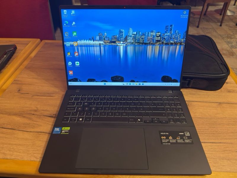 Ordenador portátil Asus V16 Negro afbeelding 2