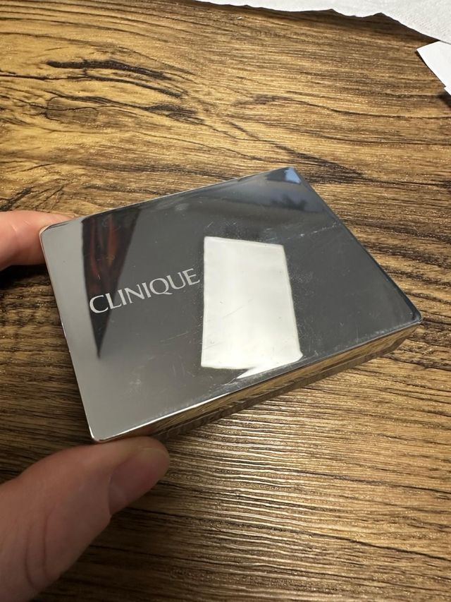 Clinique 107 sunset glow. No negociable