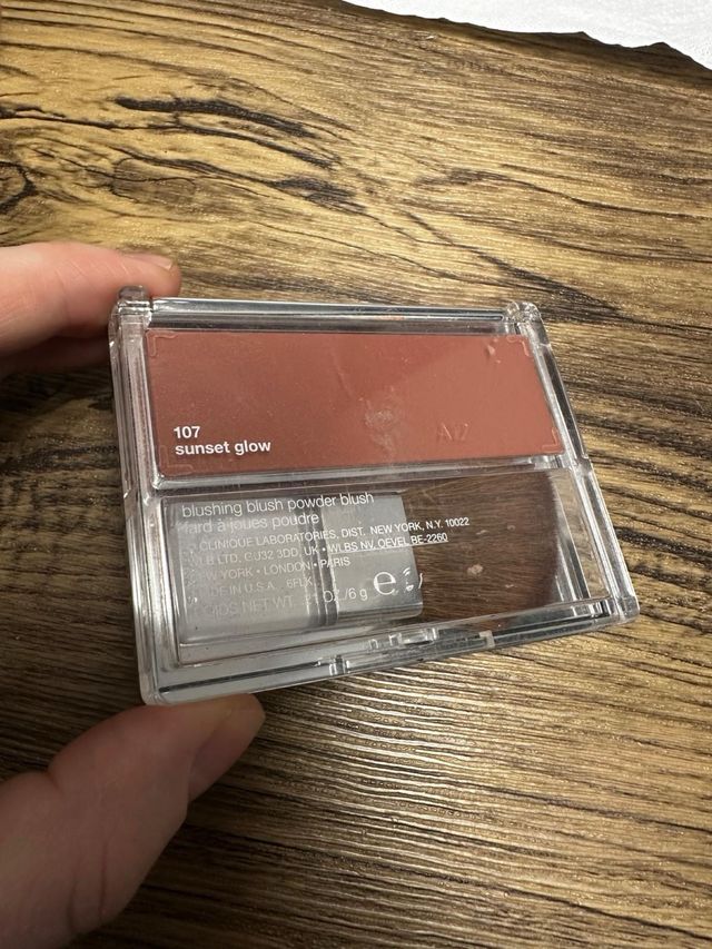 Clinique 107 sunset glow. No negociable