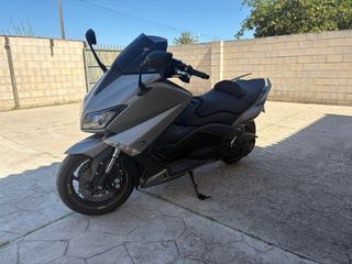 Yamaha TMAX 530 año 2015.