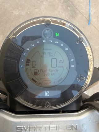 Moto Husqvarna Svartpilen 125 CC