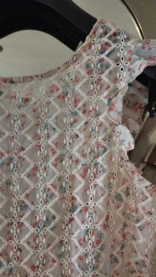 Top Stradivarius Rosa Floral Volantes Talla S