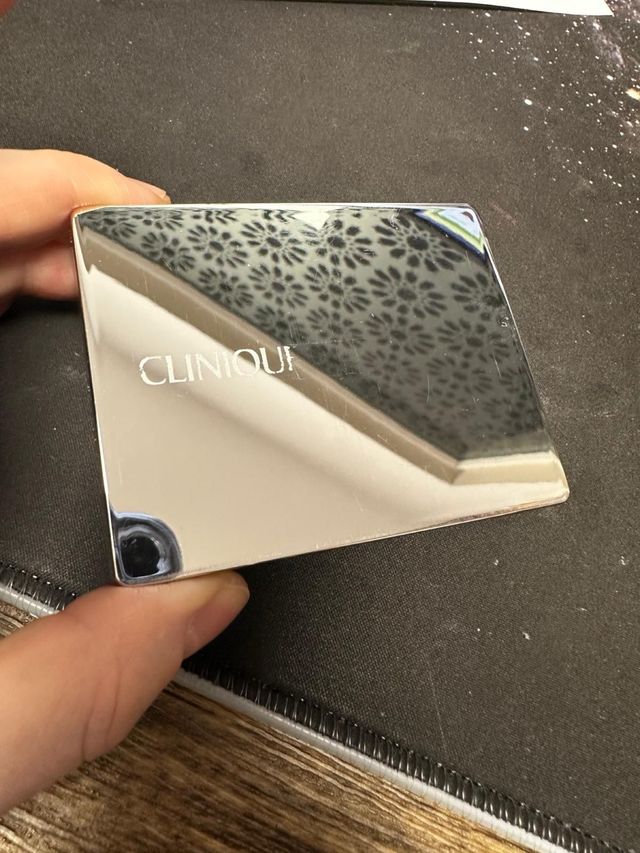 Clinique colorete 115 plum. No negociable