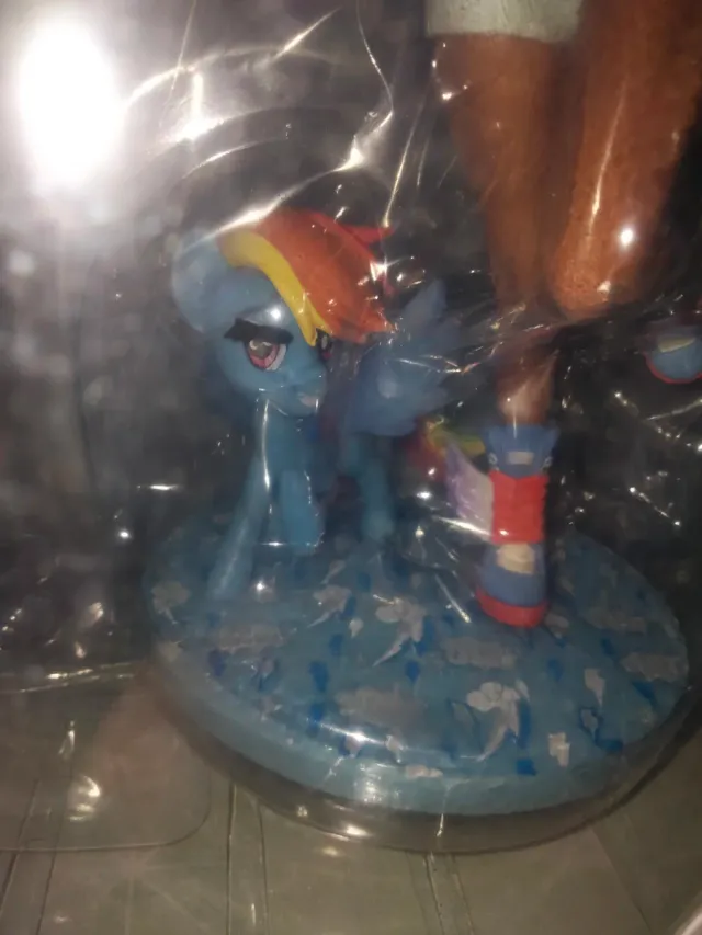 Figura Rainbow Dash MLP + Figura Acrílica + Tapiz