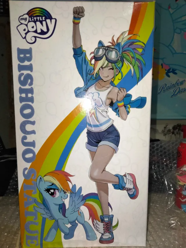 Figura Rainbow Dash MLP + Figura Acrílica + Tapiz
