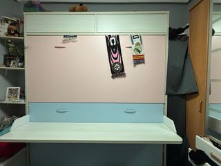 Cama Abatible Rosa y Azul.