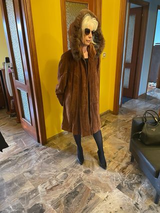 Cappotto in vero camoscio con cappuccioe pelliccia