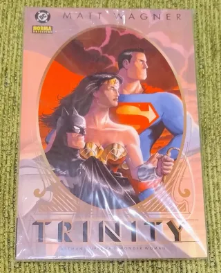 SUPERMAN - BATMAN - WONDER WOMAN: TRINITY