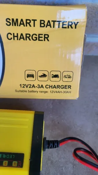 Cargador Batería Coche 12V Nuevo