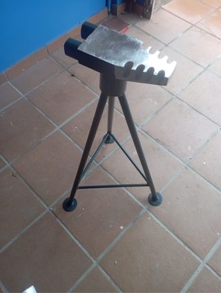 Yunque Portátil Trípode