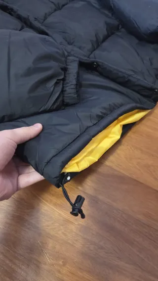 Chaqueta Corteiz Negra y Amarilla