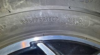 Neumáticos Michelin 225/75/16 CP