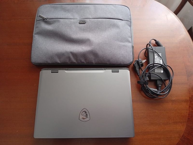 Portátil MSI Creator M16 HX C14VEG-088XES Gris