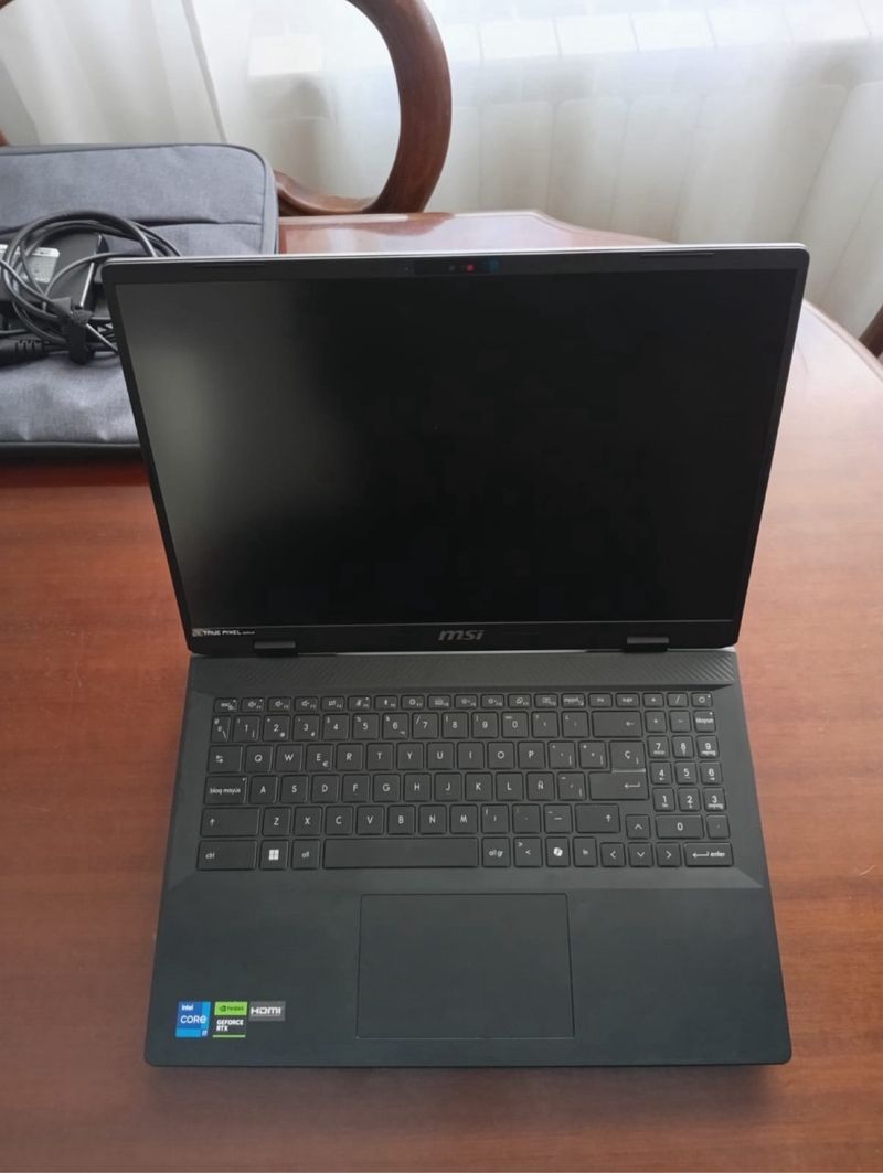 Portátil MSI Creator M16 HX C14VEG-088XES Gris afbeelding 2