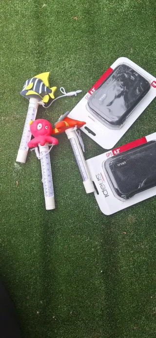 Lote 2 fundas GPS y 3 termómetros para piscina