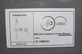 Coluna de chuveiro em metal