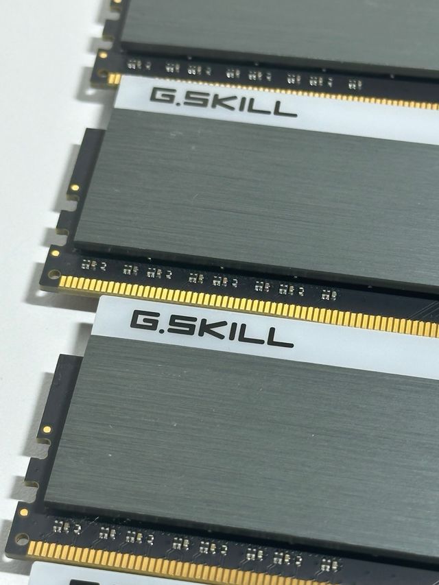 4x G.Skill Trident Z DDR4 32GB 3200MHz RGB