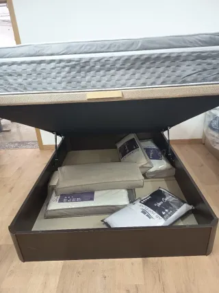 Canapé y Colchón Negro/Blanco