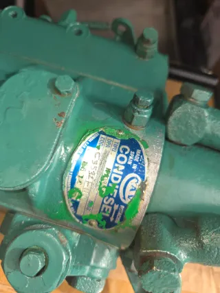 Bomba inyectora  M1035  . Volvo Penta MD21 + 4 iny